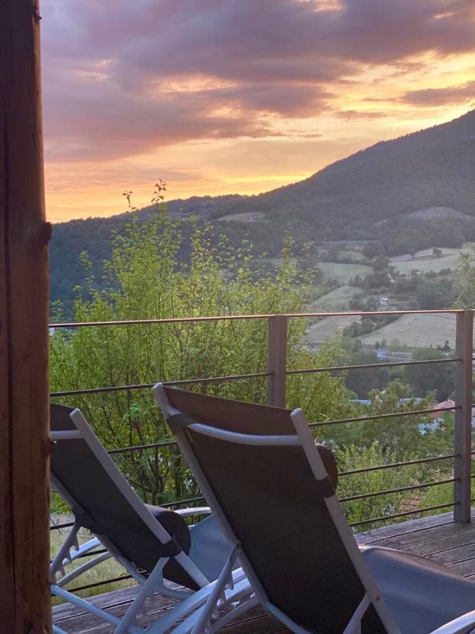 Gîte La Cerise Qui Rit La Cresse Exterior foto