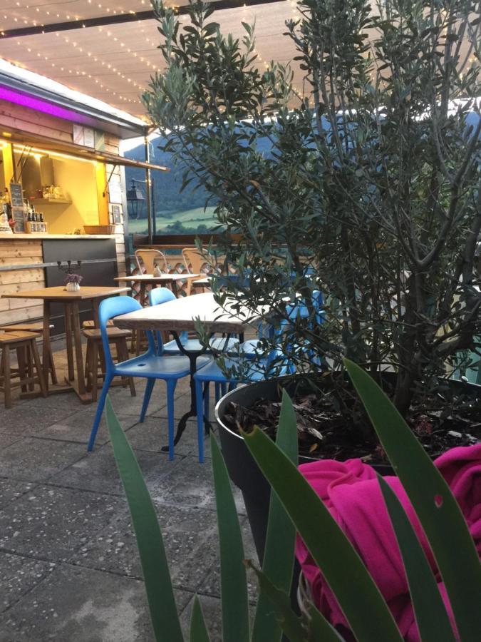 Gîte La Cerise Qui Rit La Cresse Exterior foto